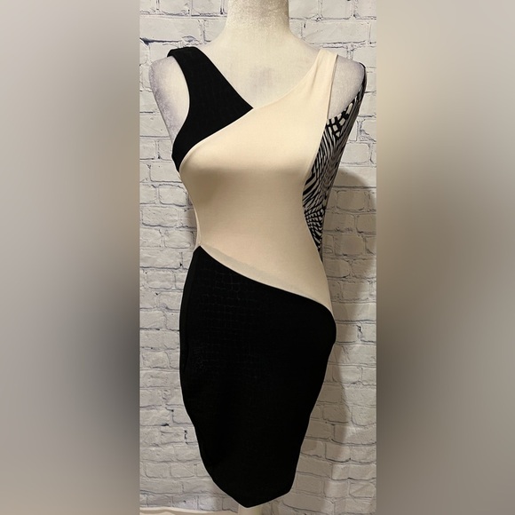 Black And Cream Bodycon Asymmetrical Dress Size Medium - Picture 1 of 7